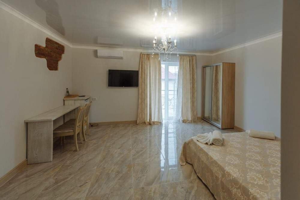 Бутик 2017 Hotel Bilhorod-Dnistrovsʼkyy Buitenkant foto